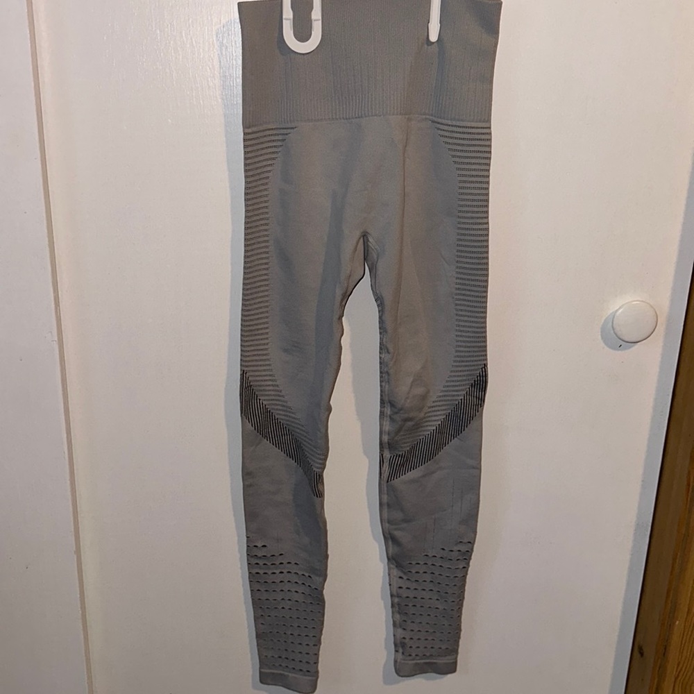Grey workout leggings